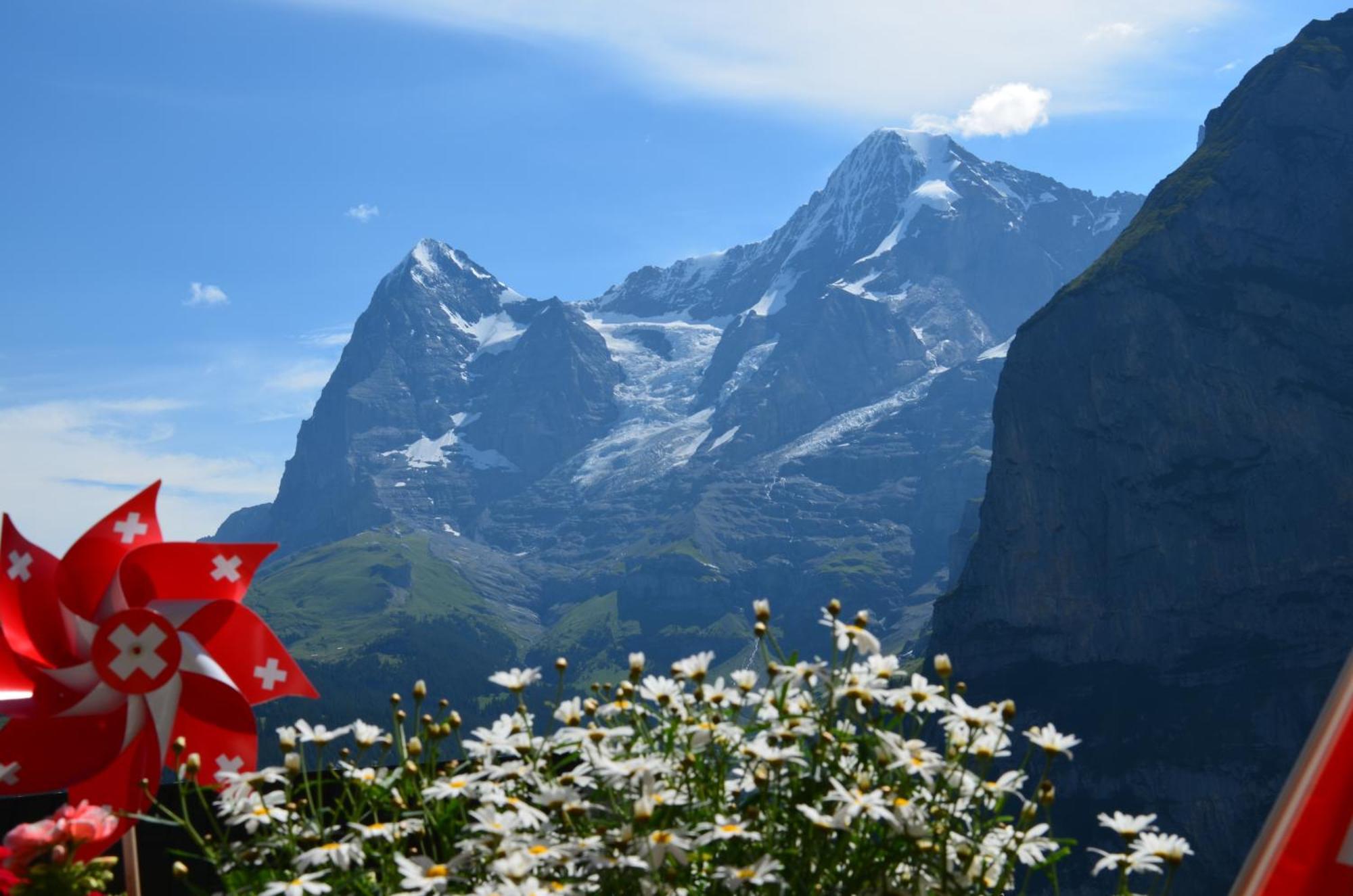 Eiger Muerren Swiss Quality Hotel Oda fotoğraf